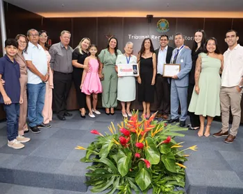 Terezinha do Cartório recebe Comenda Desembargadora Nelma Torres Padilha