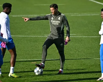 Vini Jr, Rodrygo, Endrick: jornal aponta jogadores contra Xabi Alonso no Real Madrid