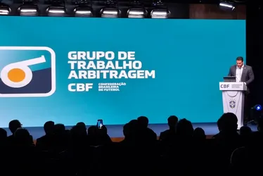 
				Agora é oficial: CBF confirma impedimento semiautomático no Brasileirão 2026
			
			