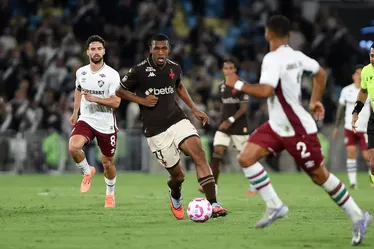 
				Atitude do Fluminense antes de semi contra o Vasco revolta rivais: 'Vergonhoso'
			
			