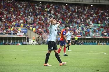 
				Bahia atropela o Grêmio e segue vivo na luta por vaga no G-4 do Brasileirão
			
			