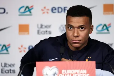 
				Batalha bilionária entre PSG e Mbappé ganha novo capítulo
			
			