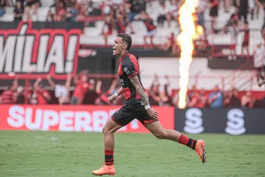 
				CRB recebe Atlético-GO e tenta manter sonho de acesso vivo
			
			