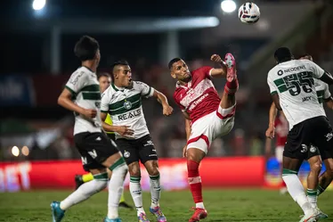 
				Coritiba x CRB: jogo decisivo no Couto Pereira pode definir futuro das equipes
			
			