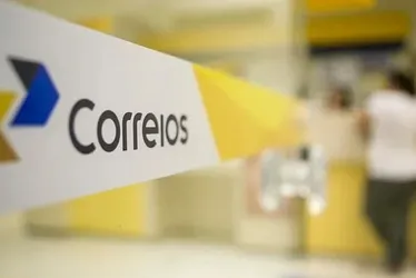 
				Correios falido paga diária milionária no exterior
			
			