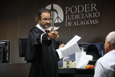  'Ela saiu embolando': fretista relata frieza de genro e pai ao descartar geladeira com corpo da sogra 
