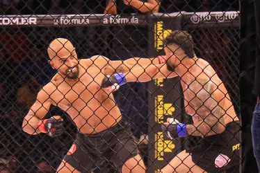 
				Em luta de alagoanos, Ítalo vence Pitbull no Coliseu Extreme Fight, em Arapiraca
			
			