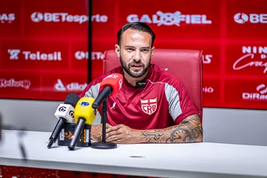 
				Giovanni fala após retorno aos gramados com gol marcado: "Me mantive firme"
			
			