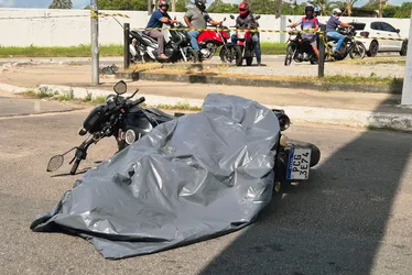 
				Jovem é assassinado com tiro na cabeça enquanto seguia de moto por app na parte alta de Maceió

			