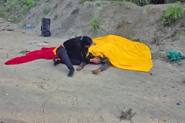 
				Mais de 50 corpos são levados à Praça na Penha, um dia após operação
			
			