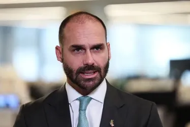 
				Moraes vota para aceitar denúncia contra Eduardo e tornar deputado réu
			
			