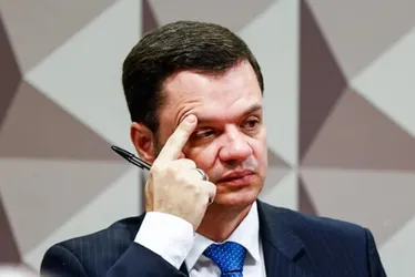 
				PF não encontra ex-ministro Anderson Torres em casa
			
			