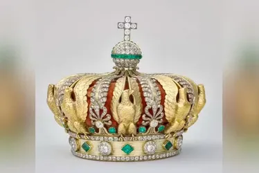 
				Roubo no Louvre: como os ladrões entraram? Que joias foram levadas?
			
			