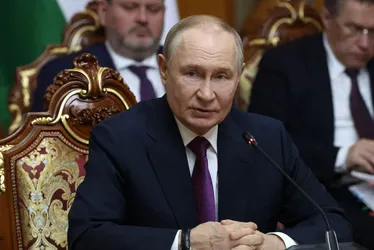 
				Rússia toma mais duas cidades no sul da Ucrânia
			
			