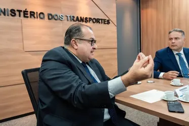 
				Santoro e RF apresentam pacote bilionário para infraestrutura em 2026
			
			