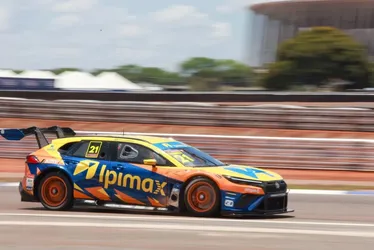 
				Stock Car: Felipe Fraga vence corrida sprint em Brasília
			
			
