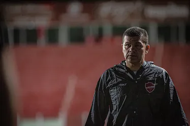 
				Treinador campeão com o CRB reencontra a ex-equipe pela 2ª vez na Série B
			
			