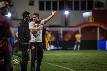 
				Treinador campeão com o CRB reencontra a ex-equipe pela 2ª vez na Série B
			
			