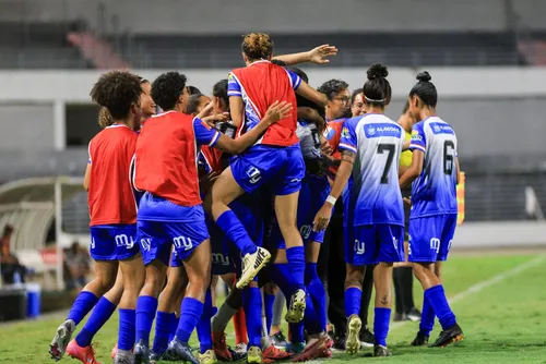 
				Alagoas amassa o Ceará e vai enfrentar Sergipe na final da Copa Rainha Marta
			
			