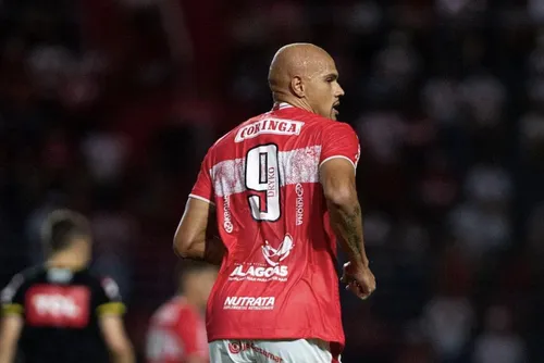 
				CRB enfrenta o Coritiba em duelo marcado por reencontros
			
			