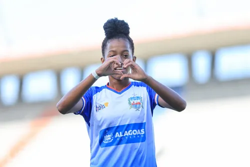 
				Com raça, Alagoas goleia Sergipe e é campeã da Copa Rainha Marta Nordeste: 3 a 0
			
			