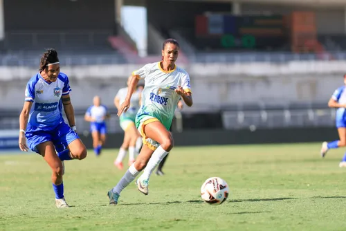 
				Com raça, Alagoas goleia Sergipe e é campeã da Copa Rainha Marta Nordeste: 3 a 0
			
			