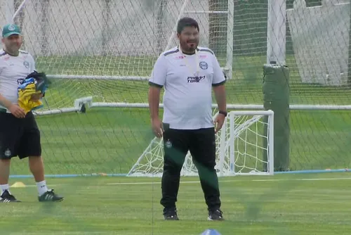 
				Coritiba x CRB: jogo decisivo no Couto Pereira pode definir futuro das equipes
			
			