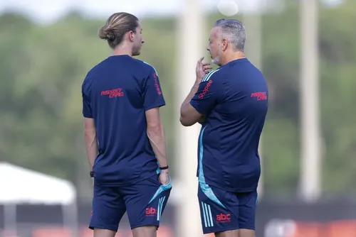 
				Flamengo se posiciona sobre rumores de saída de Filipe Luís
			
			