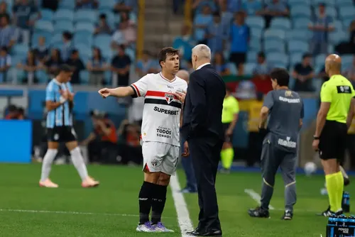
				Hernán Crespo não poupa palavras após derrota do São Paulo: ‘É para esquecer'
			
			