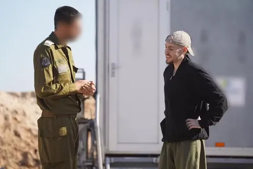 
				Israel divulga as primeiras imagens dos libertados
			
			