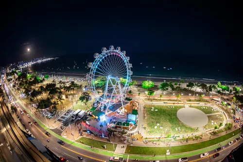
				JHC diz que roda gigante de Maceió vai ampliar fluxo do turismo na capital
			
			