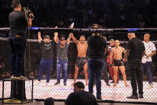 
				Junei Souza nocauteia Davi Machida no Coliseu Extreme Fight
			
			