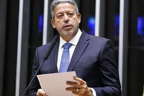 
				Lira defende cashback da Reforma Tributária que pode elevar 10% da renda dos mais pobres
			
			