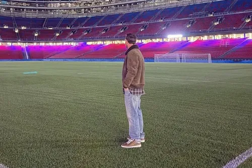 
				Messi visita o Camp Nou e faz desabafo sobre despedida na casa do Barcelona
			
			