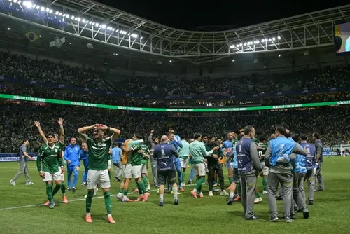 
				Técnico da LDU detona gramado do Allianz e afirma: "Palmeiras foi no oba-oba"
			
			