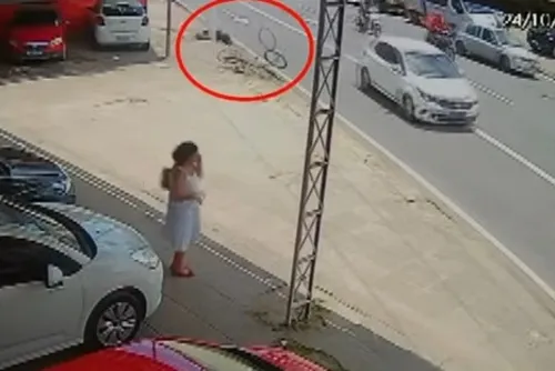 
				VÍDEO: jovem é atropelado enquanto seguia de bicicleta para entrevista de emprego no Poço
			
			
