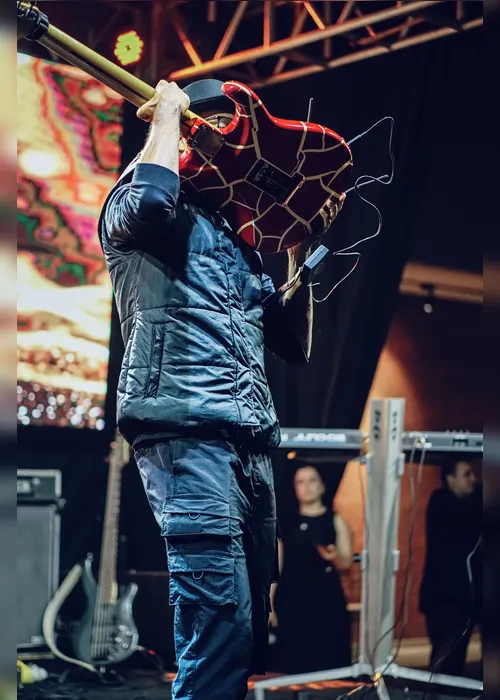 
				Com técnica invertida, músico de Alagoas conquista o Guitarra de Ouro em Arapiraca
			
			