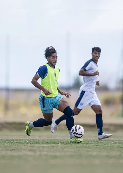 
				Em jogo-treino: CSA profissional goleia Sub-20 por 7 a 0
			
			