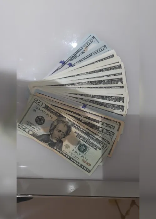 
				Doláres, veículos, armas e munições: veja o que foi apreendido na Operação Invoice
			
			