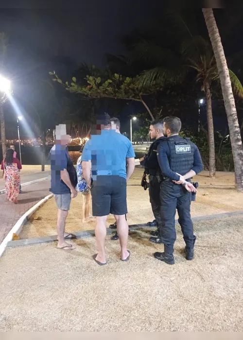 
				Homem é preso após surto e agressões contra familiares na Jatiúca
			
			