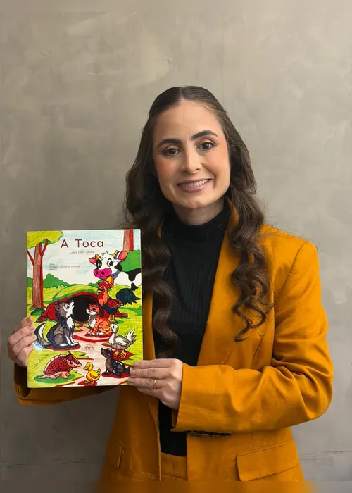 
				Juíza Luara Jatobá lança primeiro livro durante Bienal em Alagoas
			
			