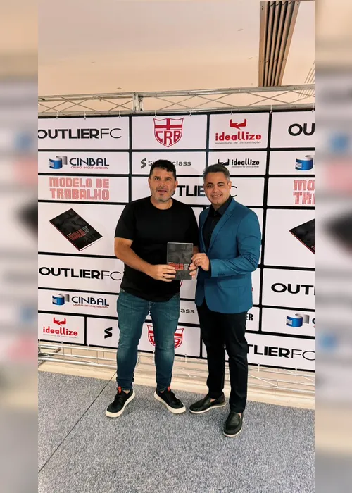 
				Olhar de Dentro: O futebol que pensa e o que ainda se recusa a pensar
			
			