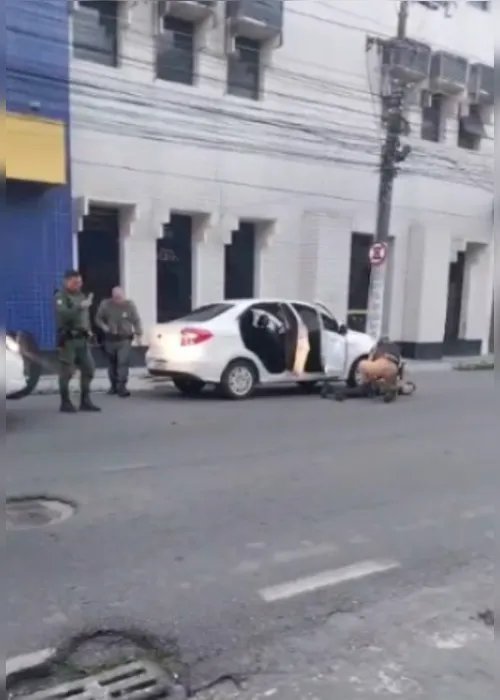 
				Perseguição policial termina com prisão de dupla suspeita de roubar motorista por app
			
			