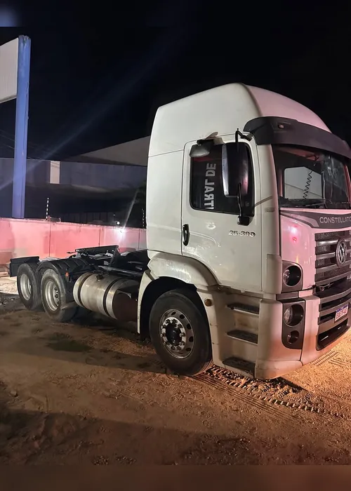 
				Polícia Militar recupera em AL caminhão de motorista desaparecido em PE
			
			