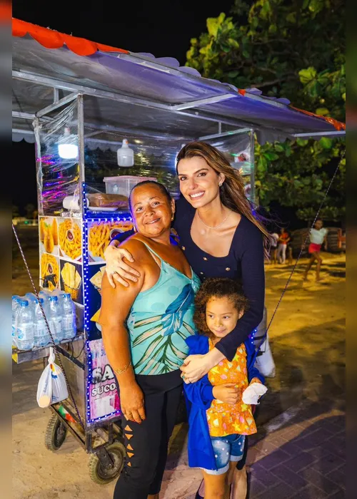 
				Primeira-dama visita ambulantes nos preparativos do Natal de Todos Nós
			
			