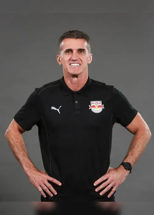 
				Red Bull Bragantino anuncia Vagner Mancini como novo técnico
			
			
