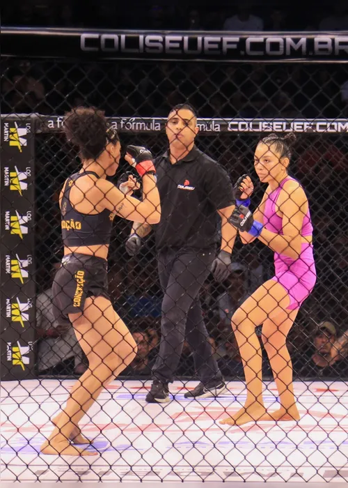 
				Rose Conceição acerta chutaço e nocauteia Sabrina Oliveira no Coliseu Extreme Fight
			
			