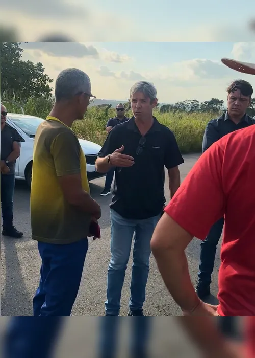 
				“Sou contra ladrão”: Cabo Bebeto volta a ‘cortar’ energia em acampamento do MST em Arapiraca
			
			