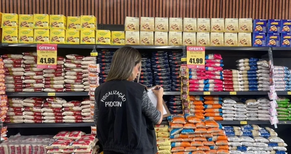 Pesquisa do Procon revela variação de mais de R$ 100 nos preços da cesta básica