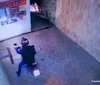 Vídeo revela como policial entrou em motel onde enfermeiro foi morto em Arapiraca imagem